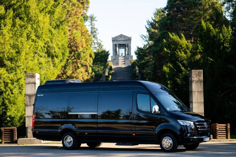 Iznajmljivanje kombija sa vozačem Usluge limo servisa Careli Group